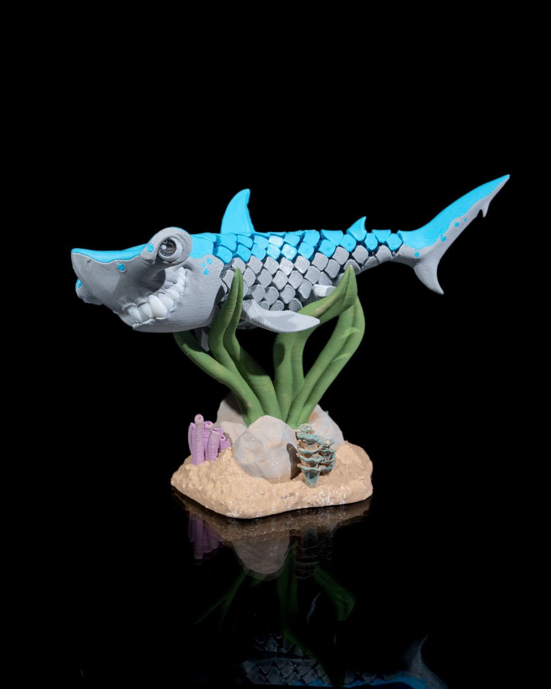 Flexi Hanz, The Hammerhead shark fish articulated fidget Toy with Stand
