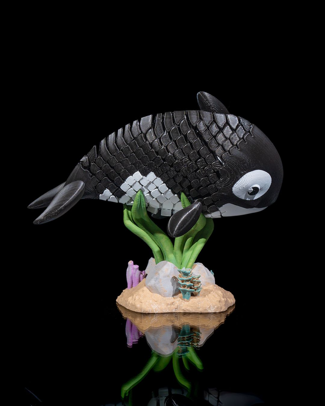 Flexi Oscar, The Orca whale fidget toy with stand