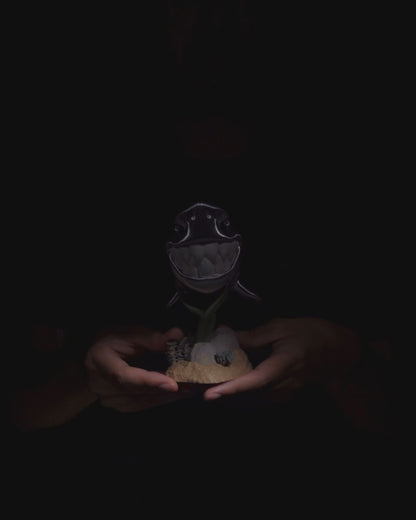 Flexi Travis, The great white shark fidget toy with stand